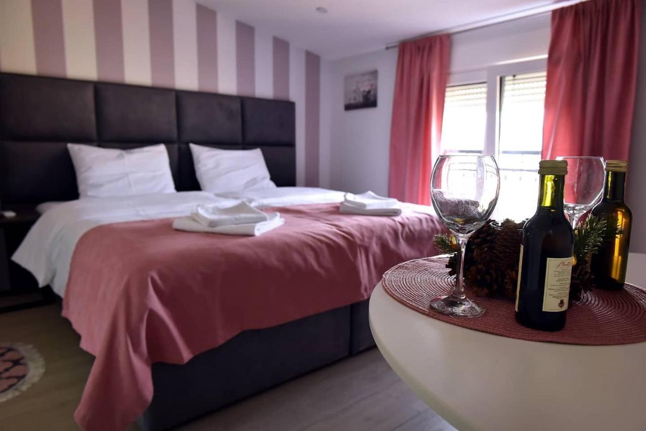 Studio Apartments Bulevar Podgorica Kültér fotó
